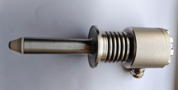 High temperature frequency sweep microwave level switch